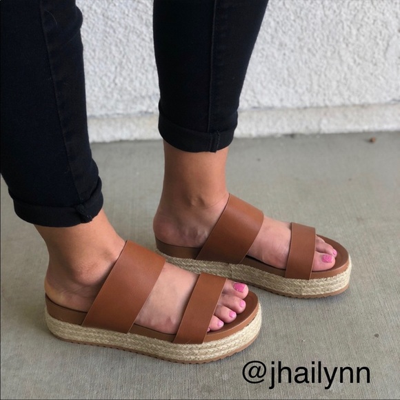 TAN ESPADRILLE SANDAL - Picture 3 of 8